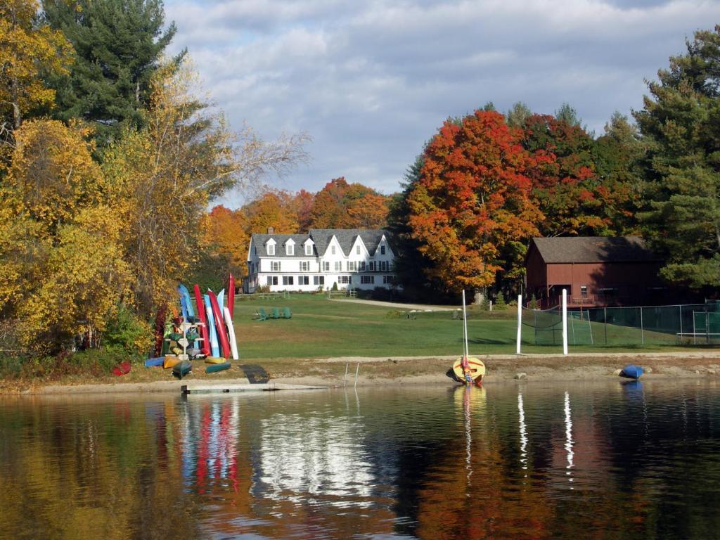 Inn At Pleasant Lake New London Eksteriør bilde